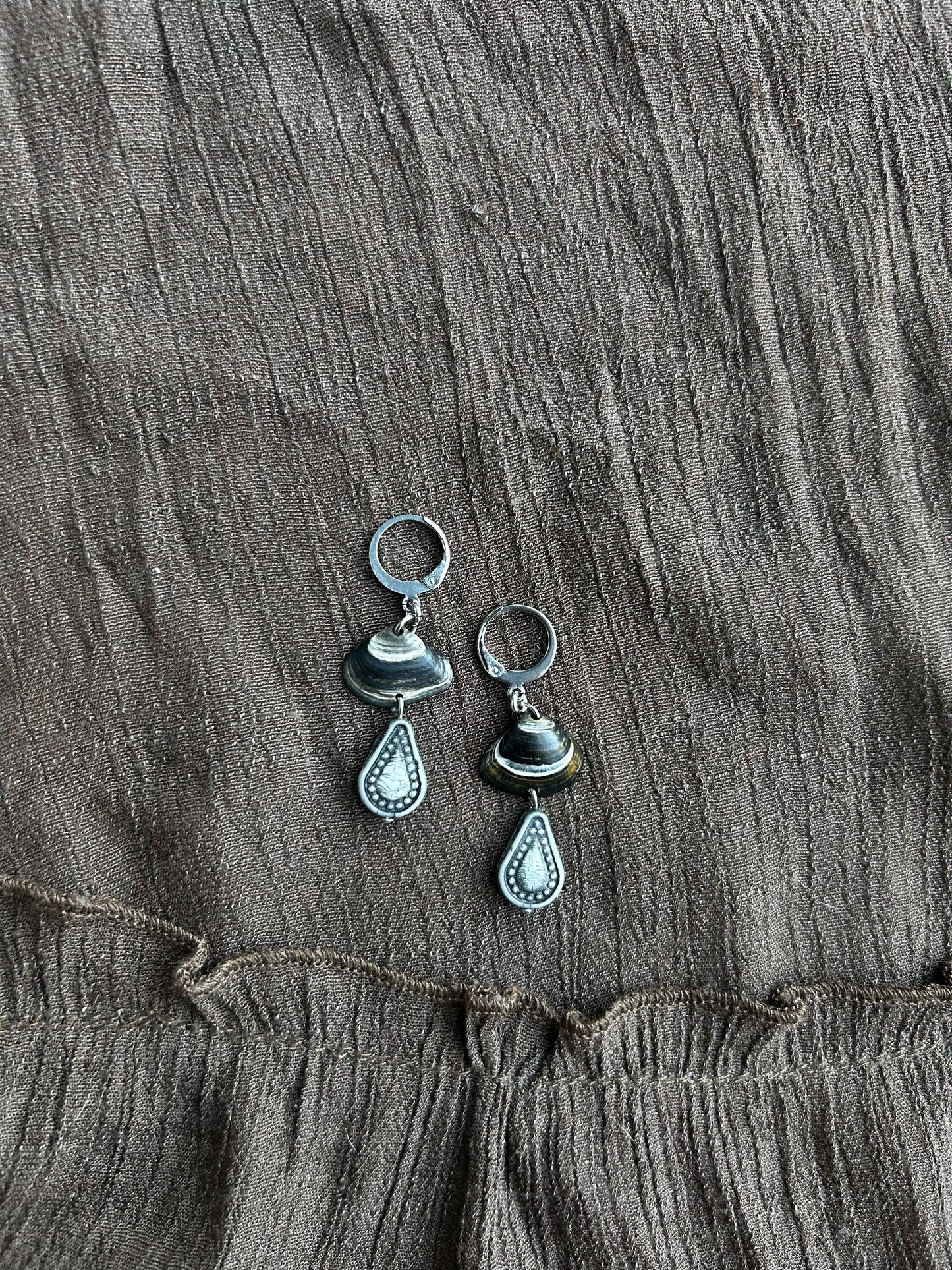 Black Seashell Drop Earrings