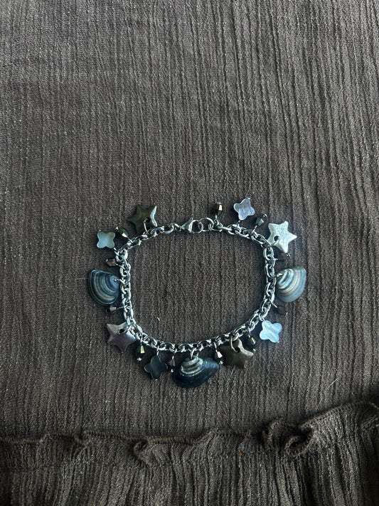 Seashell Star Bracelet (1 of 1)